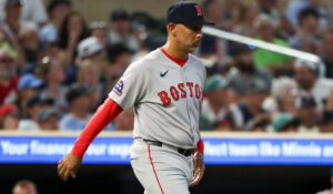 Red Sox cambia de timonel; Alex Cora es despedido tras su pésimo inicio de temporada en MLB