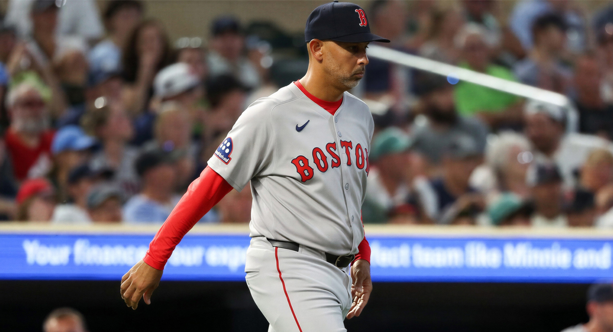 Los Red Sox oficializaron el despido de Alex Cora y parte del cuerpo técnico tras el mal inicio de temporada 2026