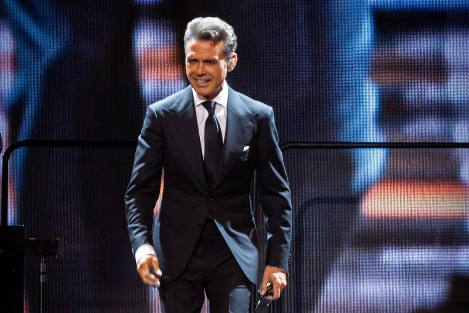 Luis Miguel celebra su cumpleaños 56