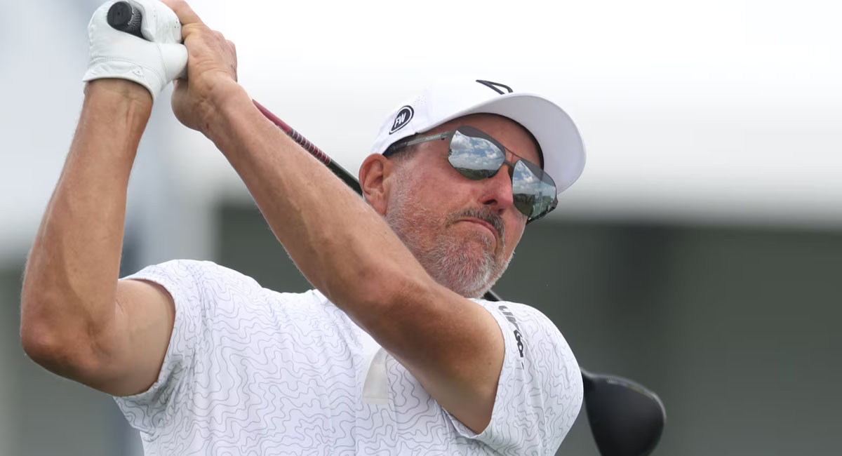 Mickelson decidió apartarse del evento para atender asuntos personales