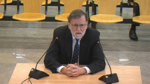 Rajoy niega recibir dinero en sede del PP español