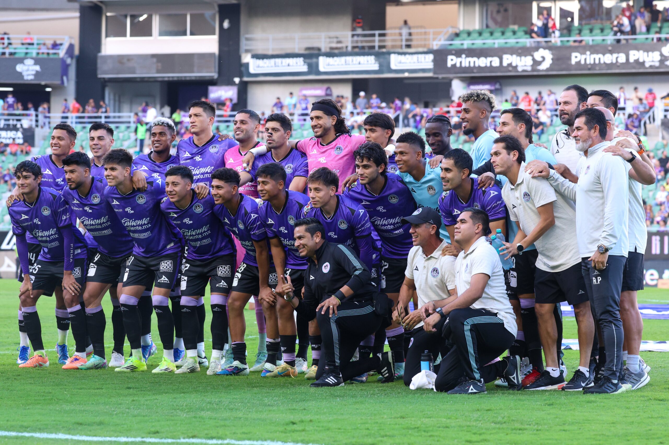 Jugadores de Mazatlán FC previo a su último partido en El Encanto.