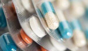 Eliminan en España la producción de formatos grandes de antibióticos por seguridad