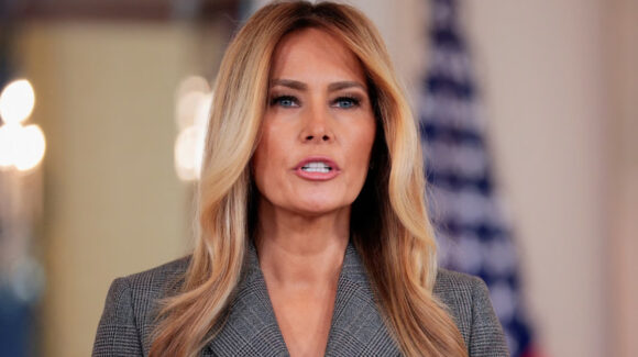 “Ten miedo per…”: Modelo amenaza a esposa de Donald Trump de exponer “pruebas” de vínculos con Epstein