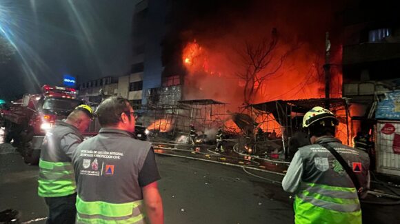 Incendio en mercado Sonora CDMX fue por ambulantaje sin control