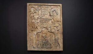 México recupera en Nueva York un dintel maya considerado patrimonio arqueológico