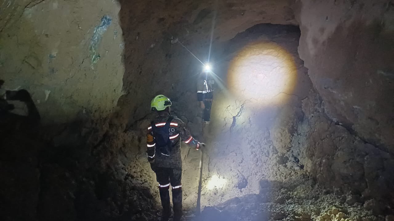 Mina Santa Fe cumple mes de colapso con un operario aún atrapado.