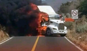 VIDEO: Se desata ola de violencia en Nayarit tras captura de ‘El Jardinero’; piden no salir de casa
