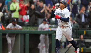 MLB: Naylor despierta y conecta par de jonrones para que Mariners limpien a los Astros