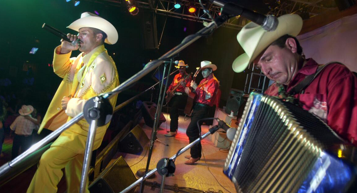 Lamarque Cano aclara que no se prohibirán narcocorridos, solo se regularán eventos públicos