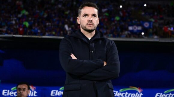 Cruz Azul despide a Nicolás Larcamón por nueve juegos sin ganar