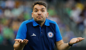 Nicolás Larcamón ‘explota’ tras su despido del Cruz Azul y asegura que fue injusto: “No lo entiendo”