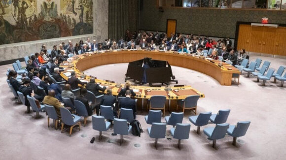 Países del Golfo Pérsico piden autorización a la ONU para usar la fuerza y abrir el Estrecho de Ormuz