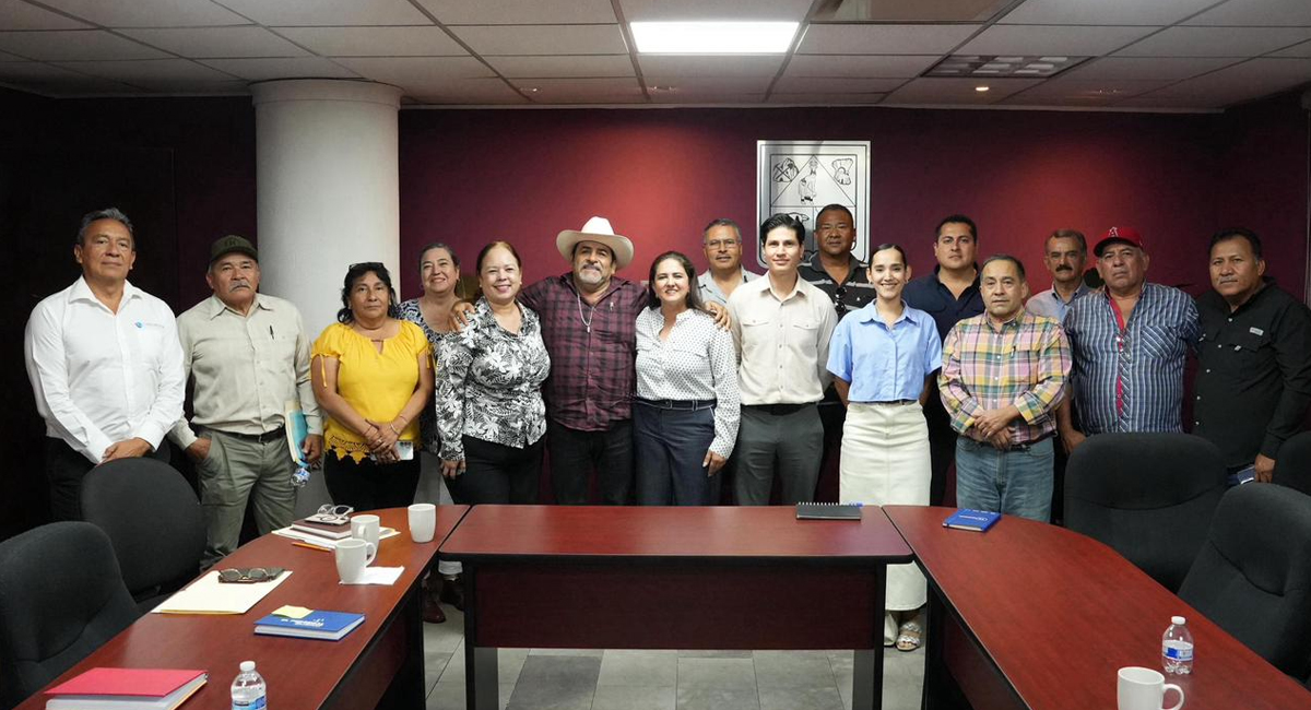 Las personas presentes durante la reunión de trabajo