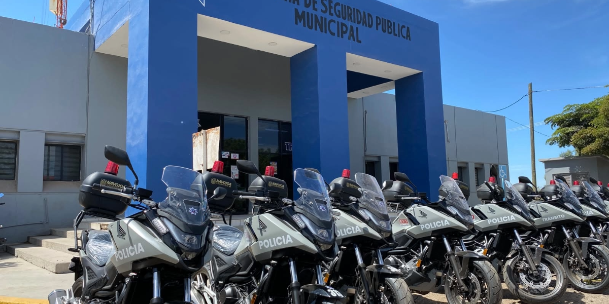 La entrega de las nuevas motocicletas se realizó en las oficinas de Seguridad Pública