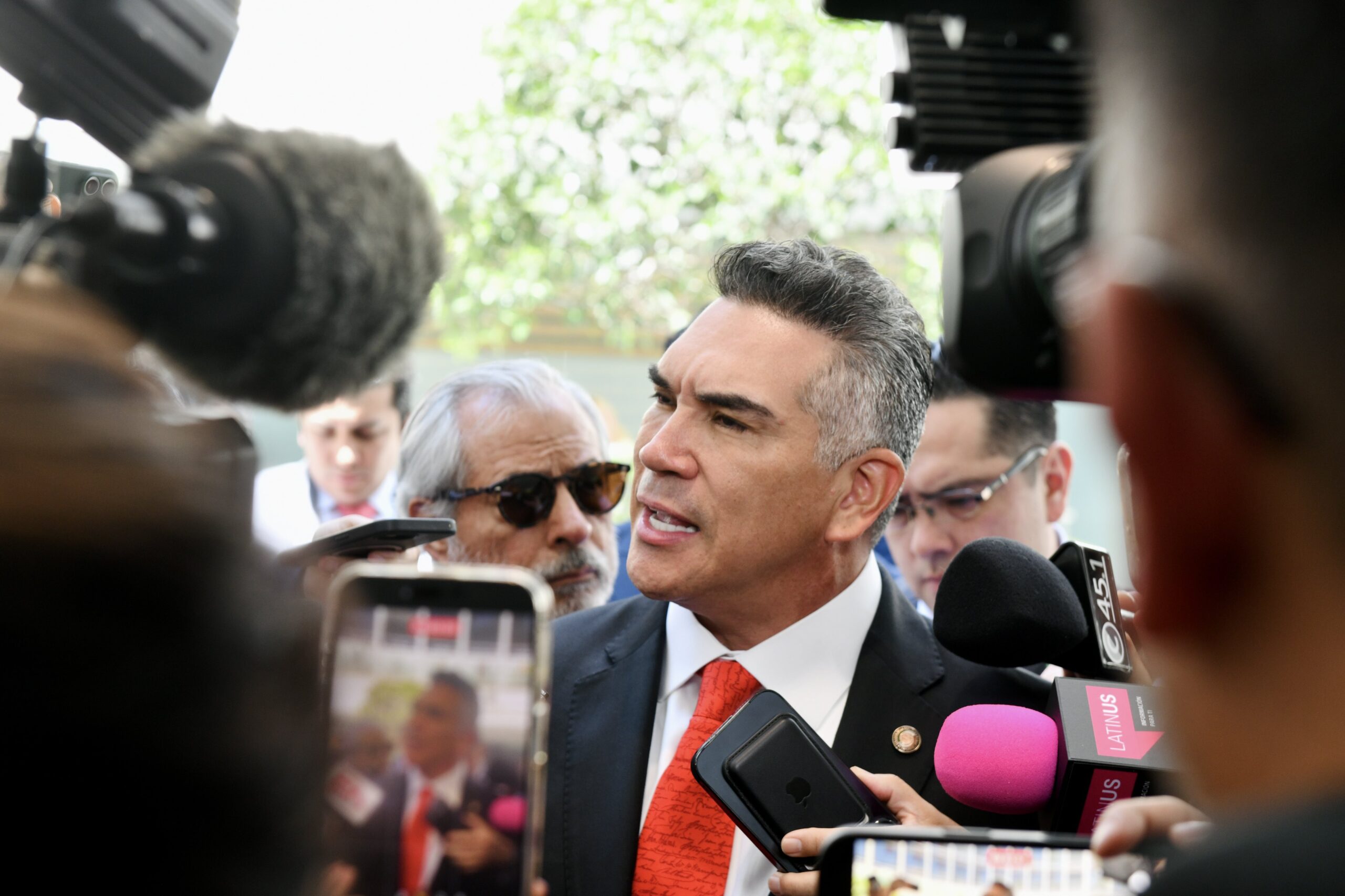 PRI acusa a Morena de sacar provecho político en caso de agentes de EU detenidos en Chihuahua.