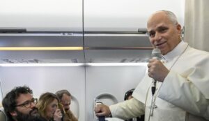 Papa León XIV: “El mundo necesita escuchar un mensaje de paz y convivencia”; tras declaraciones de Trump