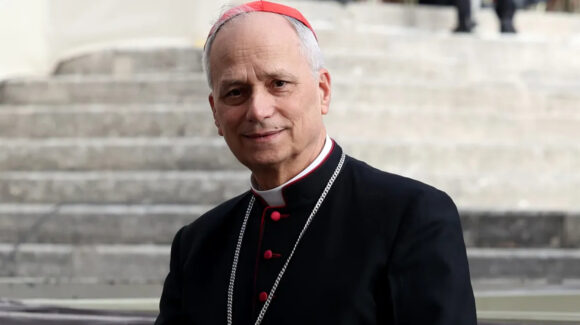 Papa León XIV pide paz y en Argelia reportan atentados con bombas; Policías abatirían a 2 terroristas