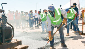 Lamarque Cano cuestiona propuesta de ampliar uso de concreto hidráulico en pavimentación en Cajeme
