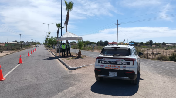 Policía de Hermosillo vigila carreteras y puntos turísticos con patrullajes por aire y tierra
