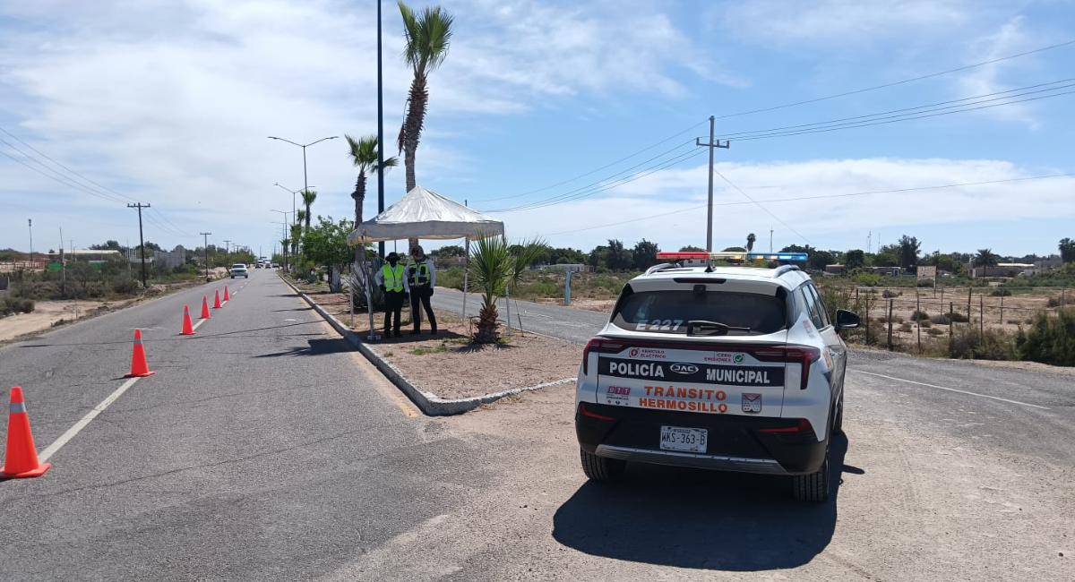 Policía de Hermosillo vigila carreteras y puntos turísticos con patrullajes por aire y tierra