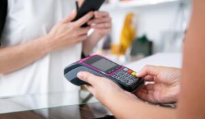 Herramientas portátiles para aceptar pagos con tarjeta en tu negocio