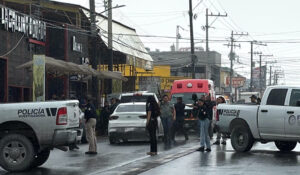 Cocinero se atrinchera en restaurante de Reynosa tras asesinar a mesera; tuvieron que dispararle