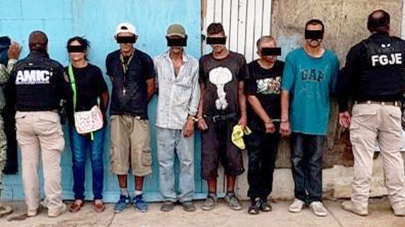 Una mujer y cinco hombres detenidos tras operativo contra el narcomenudeo al norte de Sonora