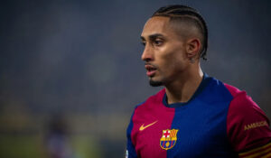 Raphinha ‘explota’ contra la Champions League y el arbitraje tras la eliminación del Barcelona: “Un robo total”