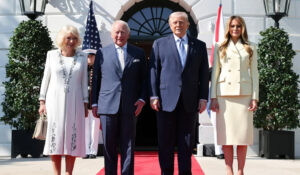 Rey Carlos III rompe en llanto en discurso en evento de La Casa Blanca al visitar a Donald Trump