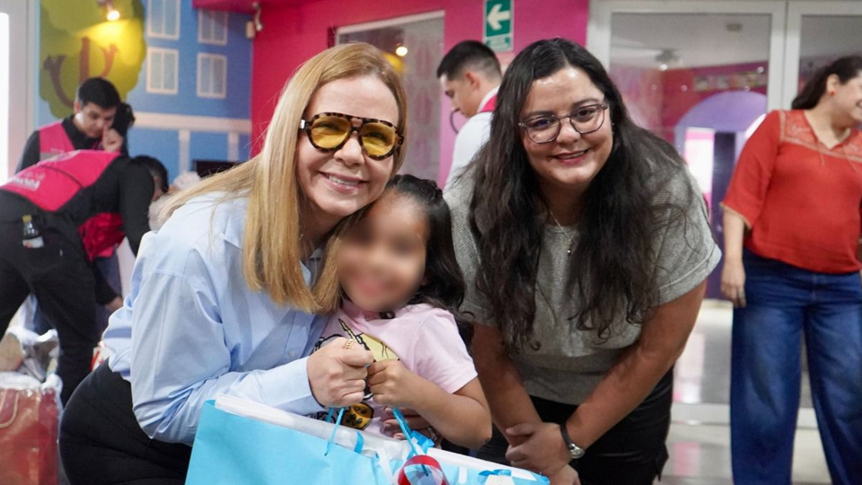 Rocío Sánchez, presidenta de DIF Sonora, encabeza festejo de niños y niñas en Hermosillo