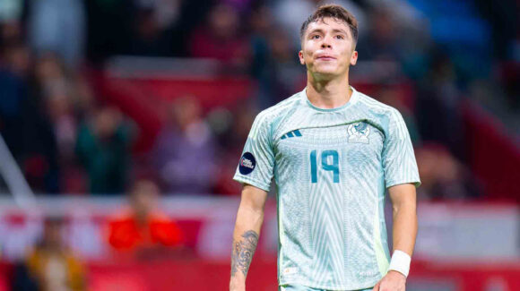 ¿Estará listo para el Mundial 2026? Rodrigo Huescas comienza trabajos en cancha tras cirugía