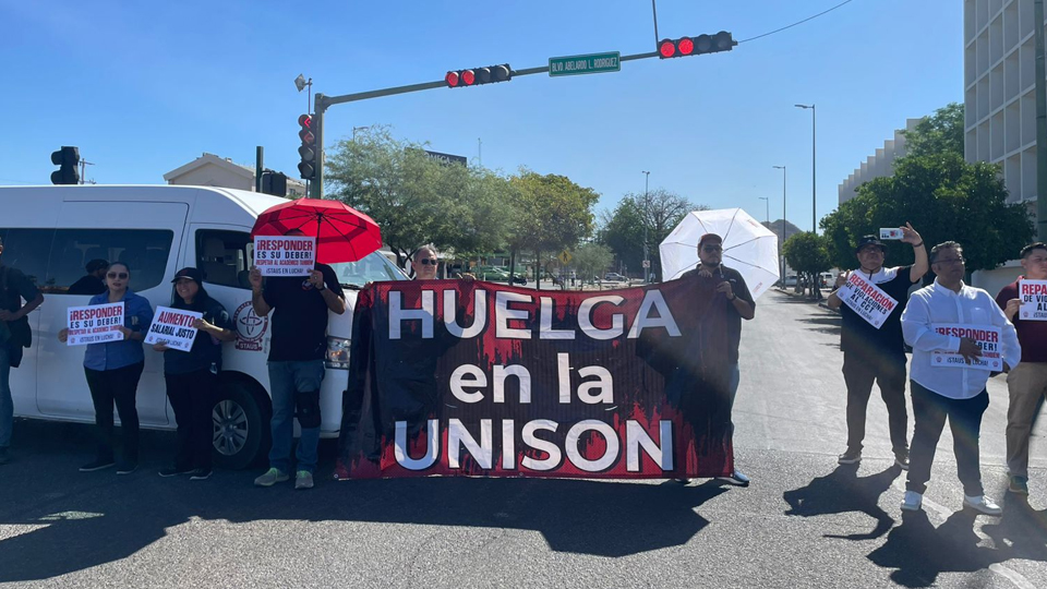 STAUS bloquea bulevares en Hermosillo por falta de acuerdo en revisión salarial