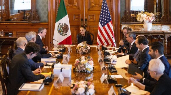 Sheinbaum recibe a Jamieson Greer en Palacio Nacional; conversan sobre el T-MEC