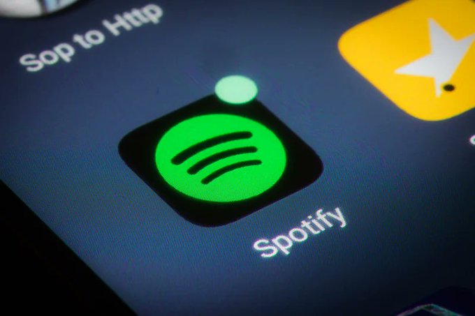 La plataforma Spotify creará etiqueta para identificar artistas humanos ante contenido con IA.