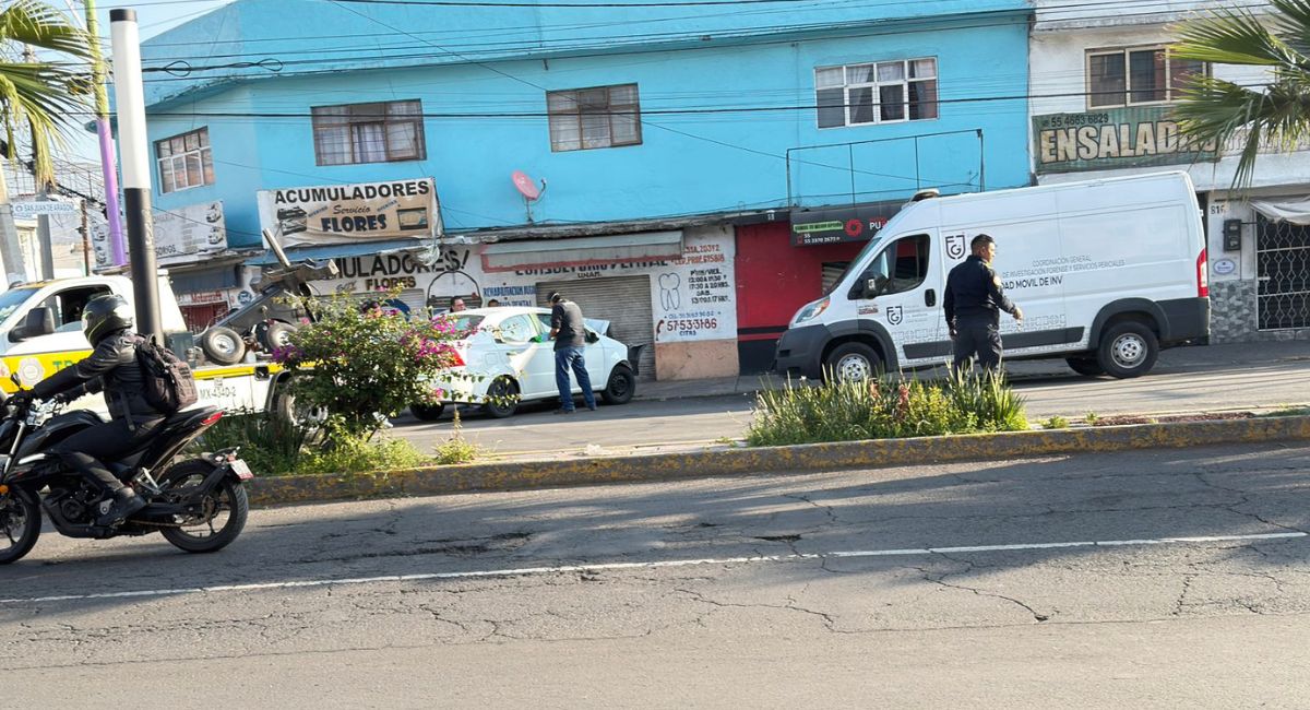 Muere conductor en la GAM tras choque; investigan posible ataque a balazos