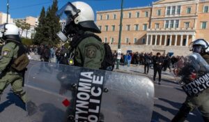 Tiroteos en Atenas: Sujeto desata balacera en oficinas públicas y huye; confirman varios heridos