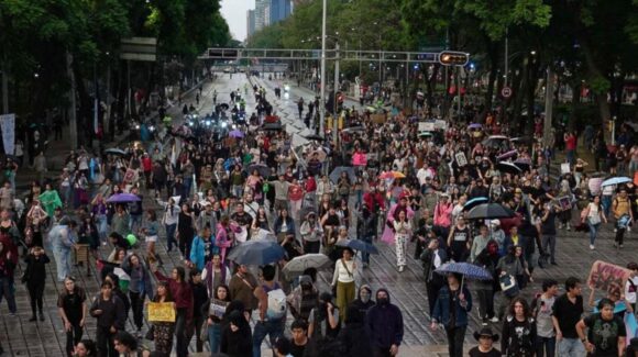 Tráfico en CDMX HOY: Marchas y bloqueos este domingo 26 de abril; calles afectadas