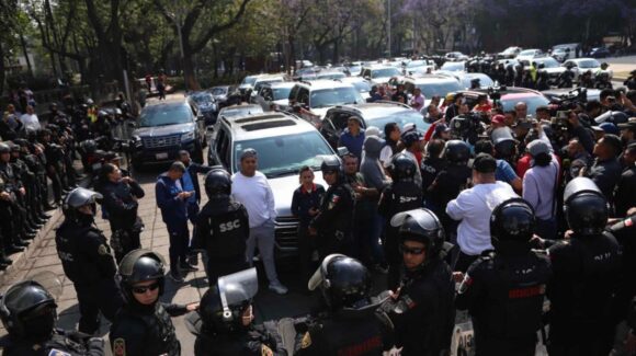 Tráfico en CDMX HOY: ¿Dónde hay marchas y BLOQUEOS este lunes 27 de abril? Toma precauciones