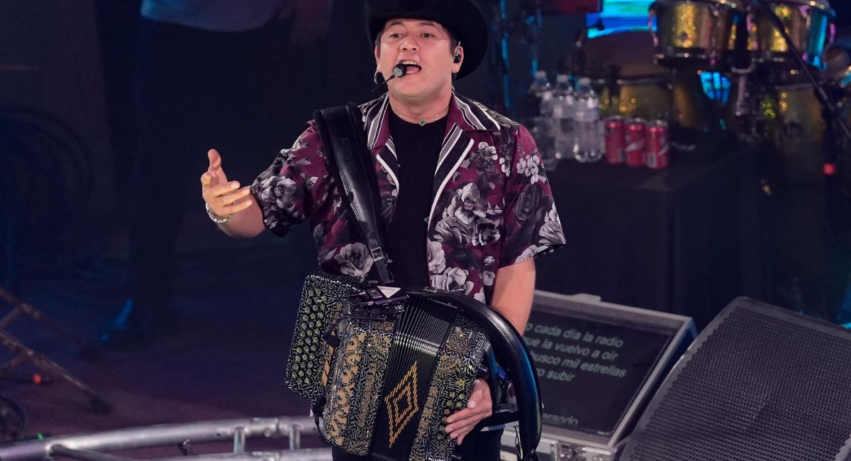 Expogan Sonora: Remmy Valenzuela conquista el Palenque con lleno total