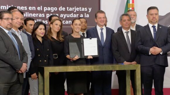 Sheinbaum anuncia acuerdo para bajar más el precio de gasolina y diésel en México: Lo que debes saber