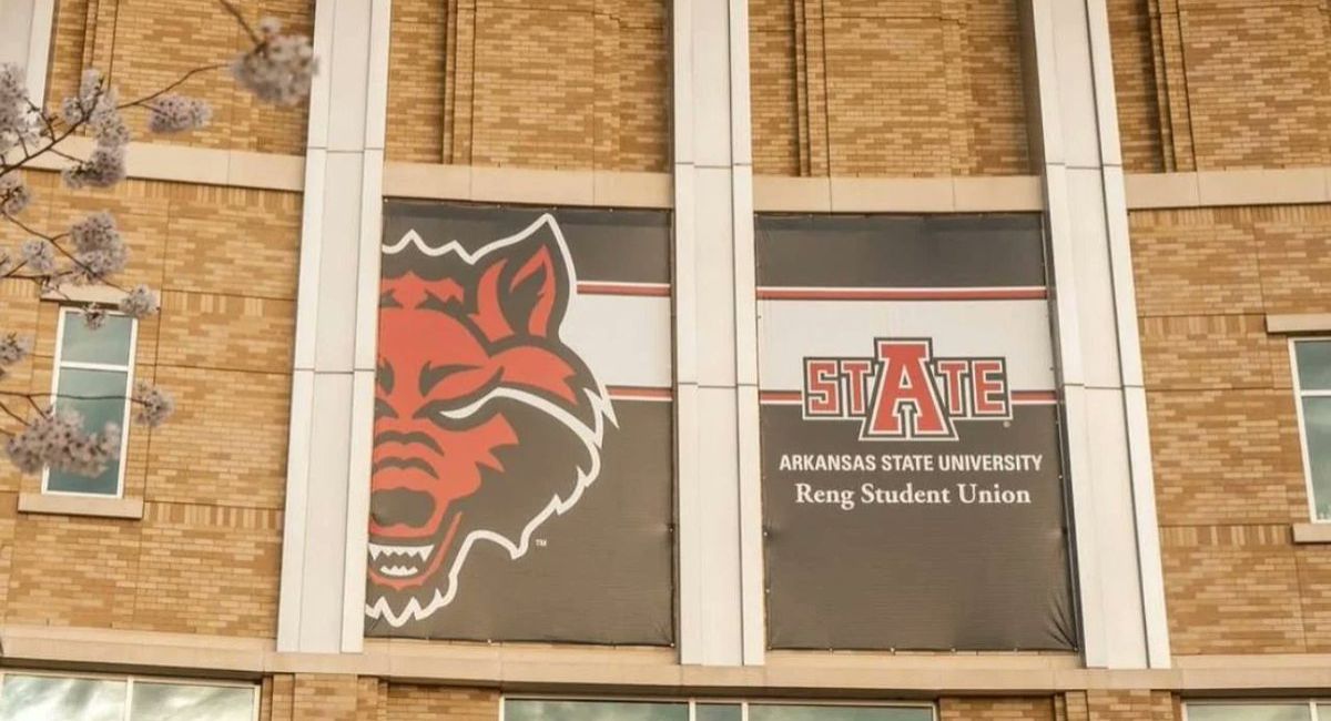 Cuatro heridos tras tiroteo en universidad de Arkansas