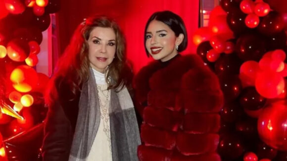 ¿Sí habrá boda? Tía de Ángela Aguilar sale en su defensa y dice cantaría en su unión con Christian Nodal