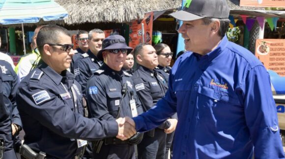 ‘Toño’ Astiazarán garantiza atención integral durante Semana Santa en Bahía de Kino