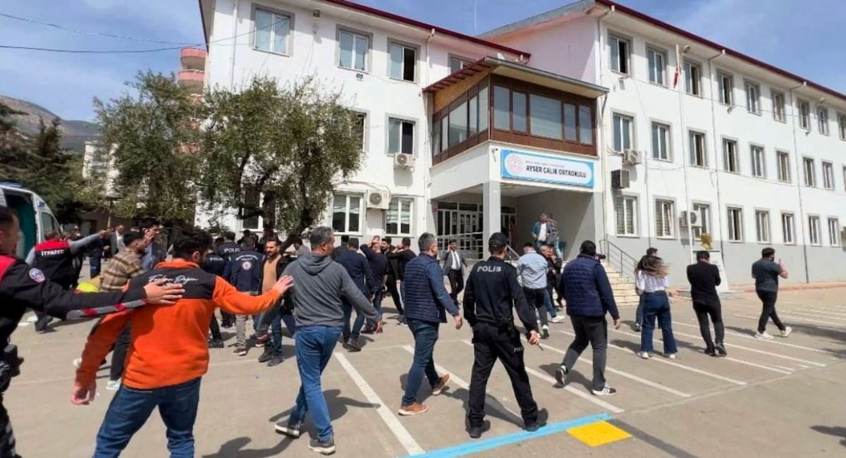 Suben a 9 las víctimas por ataque en escuela de Kahramanmaras