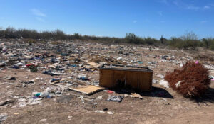 Vecinos denuncian basurero ilegal en Empalme; afecta vegetación y seguridad ambiental