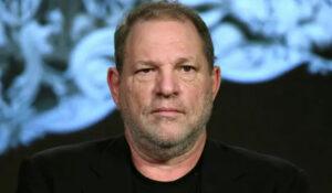 Actriz de Hollywood, víctima de violación de Harvey Weinstein, da desgarrador testimonio de su infierno