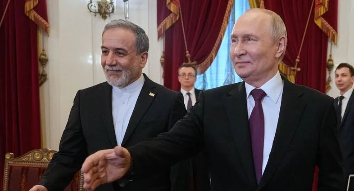 Putin ofrece "hacer todo lo posible" para alcanzar la paz en Medio Oriente durante reunión con canciller iraní