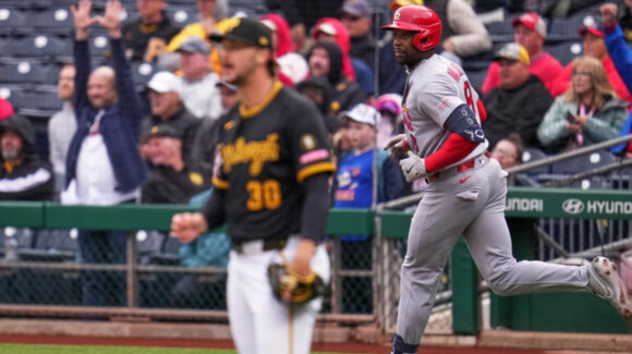 Los Cardinals le faltan al respeto a Skenes y apalean a los Pirates para completar la limpia