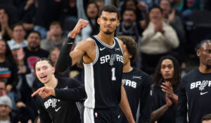 Histórico; Wembanyama es elegido por unanimidad como el Jugador Defensivo del año en la NBA